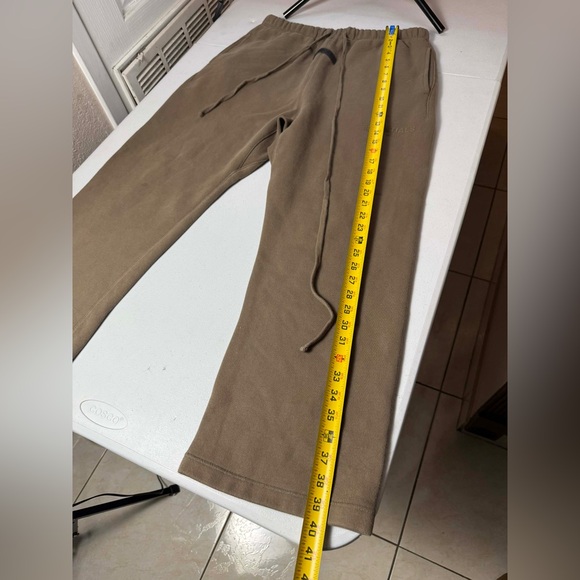 Fear of God Essentials FW22 Relaxed Sweatpant Smoke Used Sz L - Picture 8 of 11